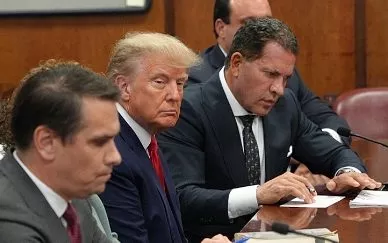 Barra de abogados de Trump.