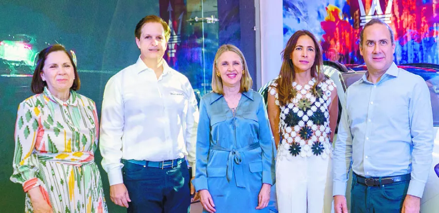 Georgia Reid, Diego Hurtado, Clara Reid, Diana Ramos y Donald Pimentel.