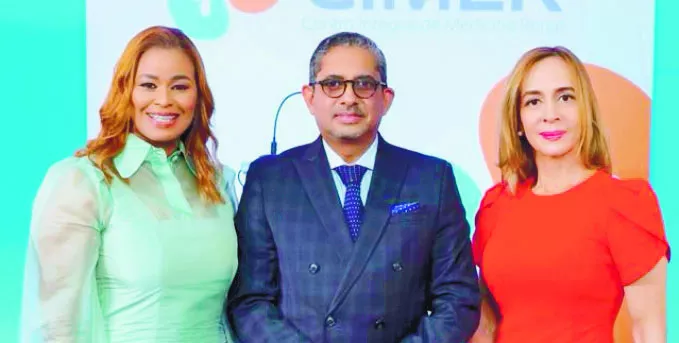 Gina Toribio, Víctor Dimitri y Gloria Azcona.