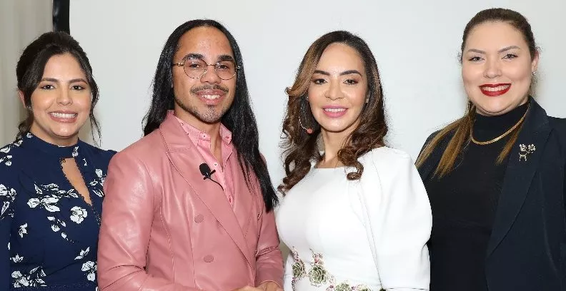 Rita V. Díaz, Eddy Gómez, Yahaira Liriano y Paola Rivera.
