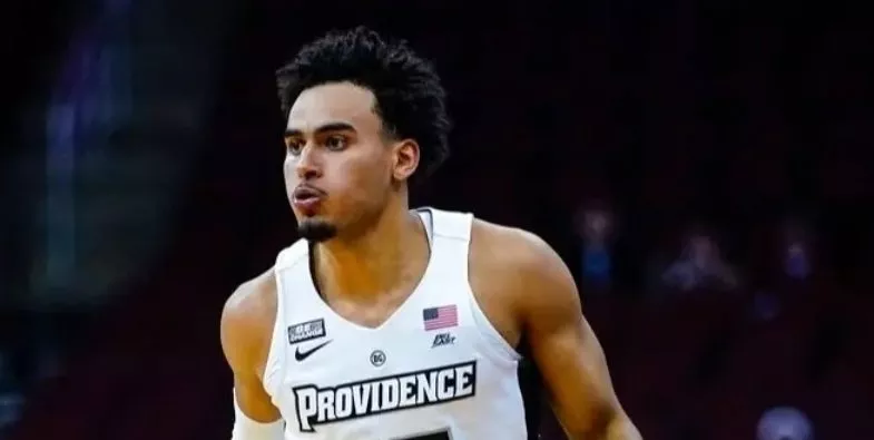Justin Minaya demostró gran nivel de  juego en la G-League.