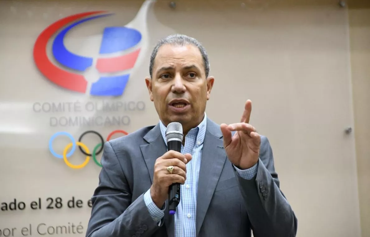Garibaldy Bautista habla sobre   manejo de  federaciones deportivas locales.   fuente externa