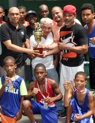 Púgiles del club Ramón Paula, listos para la competencia.