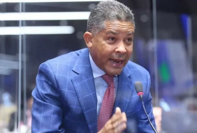 Eugenio Cedeño dijo peledeístas honestos se van al PRM.