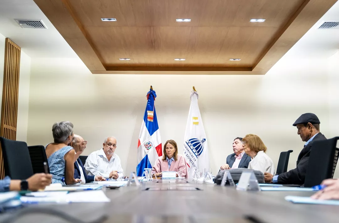 Comisión Organizadora XXX BNAV motiva participación de los artistas