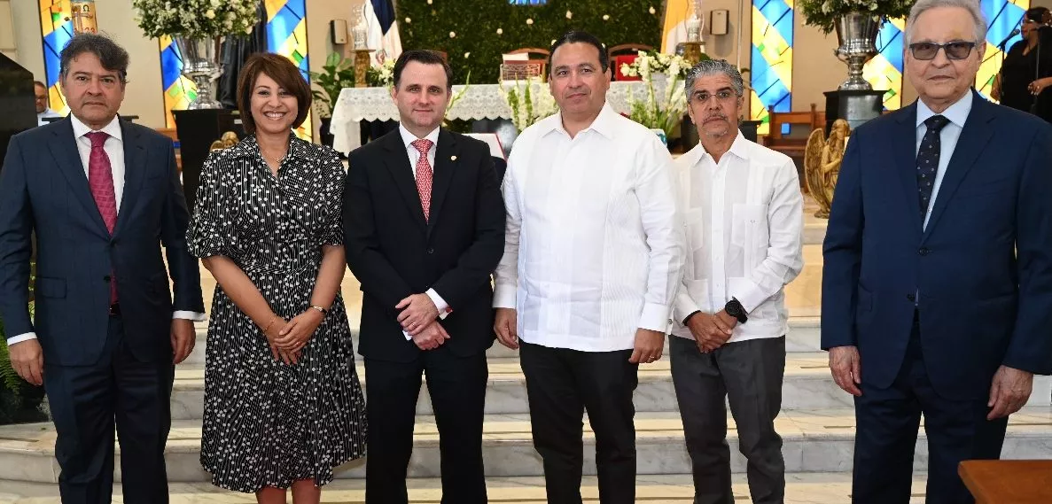Práxedes Castillo Báez, Rosanna Ruiz (ABA), Andrés Bordas, Juan Manuel Ureña, Guillermo Rondón y Práxedes Castillo Pérez.