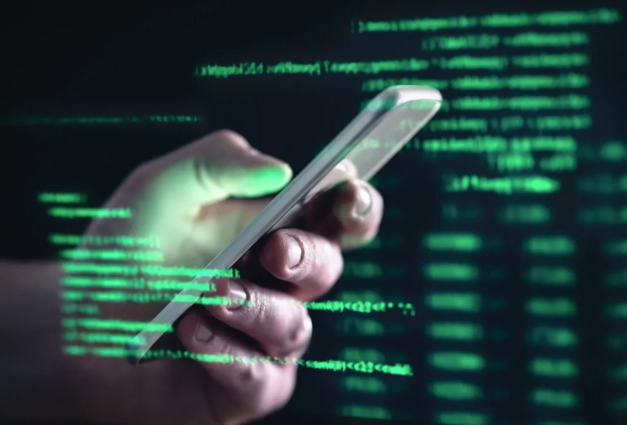 Los delitos y crímenes de alta tecnología están tipificados en la Ley 53-07 .
