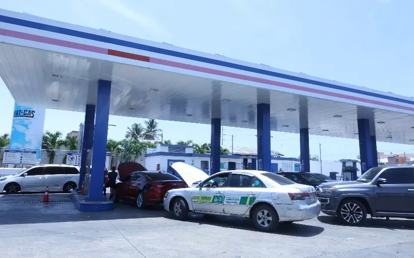 Una  estación de gas presentó  filas para el abastecimiento.