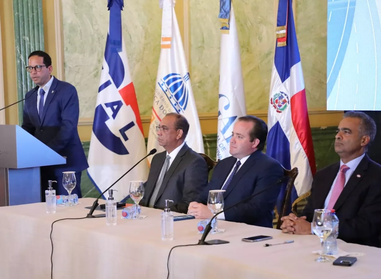 Los detalles para el proceso de  construcción de la vía fueron dados a conocer ayer.