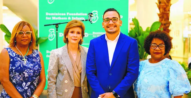Directivos de la fundación, durante la rueda de prensa.