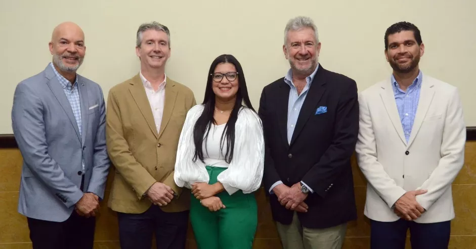Ramón Tejeda,  Ricardo Felip,  Stephanie Rosario, Héctor Concari  y Radhamés Martínez.