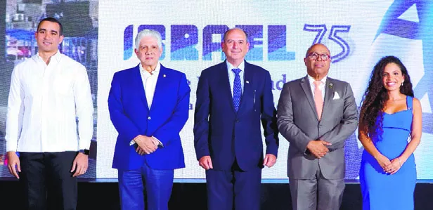 José Julio Gómez,  Eduardo Estrella, Daniel Biran, Alfredo Pacheco y  Avia Levi.