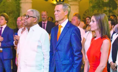 Ruben Silié,  Frank Keurhorst y la señora Keurhorst, presiden la celebración.