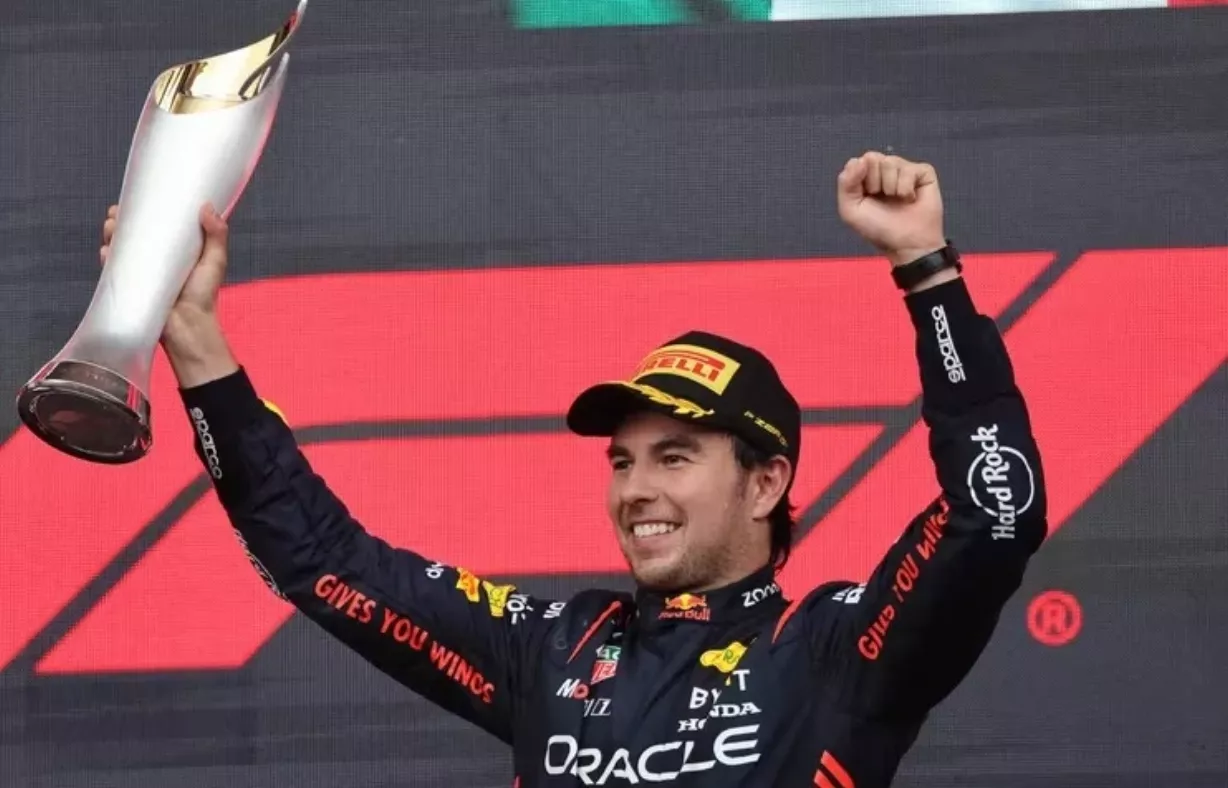 Sergio “Checo” Pérez dominó el domingo durante  el Gran Premio de Azerbaiyán .  Ap
