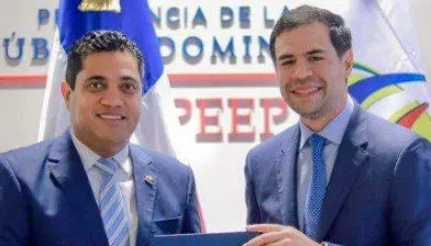 Kelvin Cruz y Roberto Ángel Salcedo.