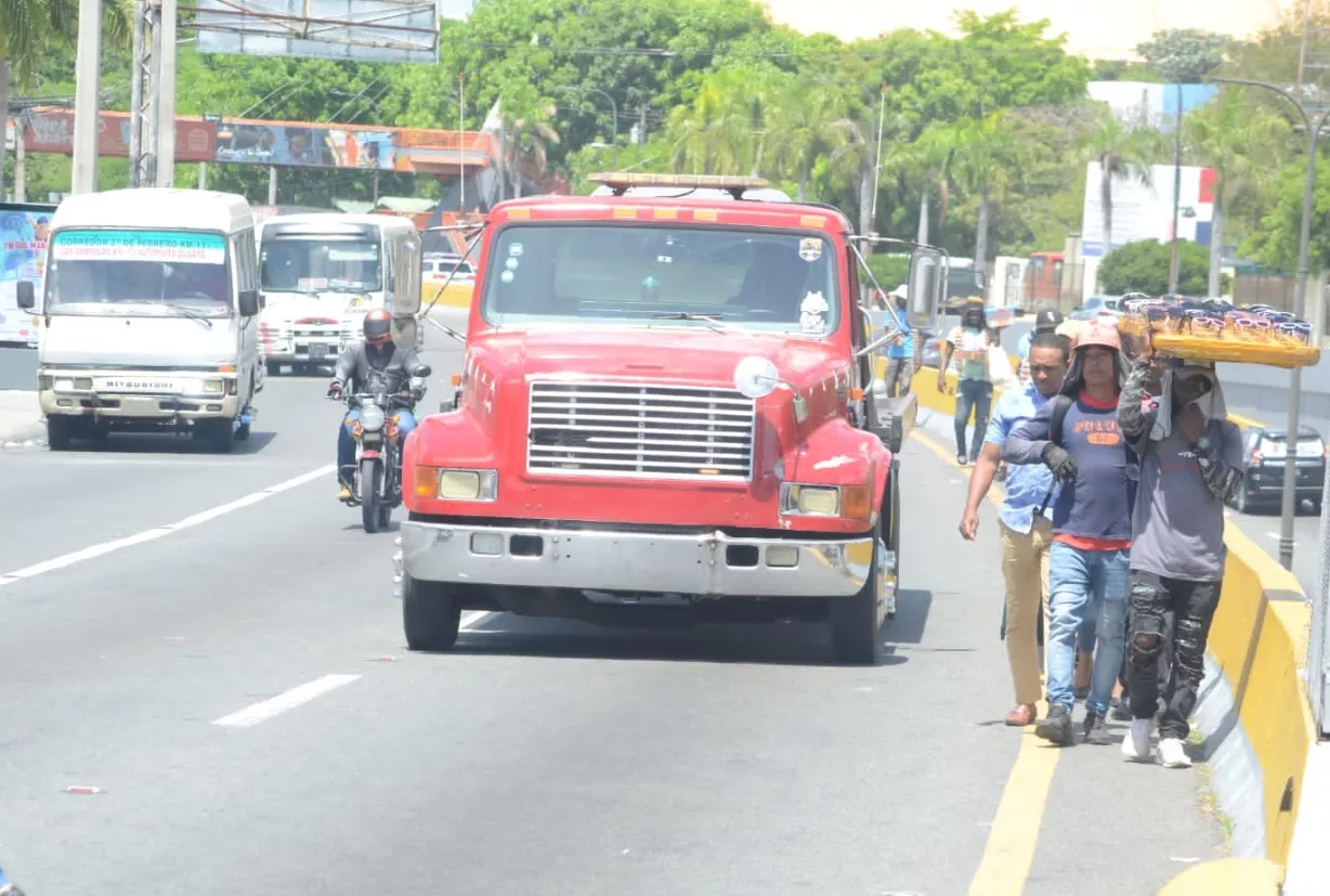 Las calles del Distrito Nacional estuvieron limpias ayer.