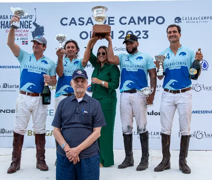 Equipo de Casa de Campo ganador de la Copa.