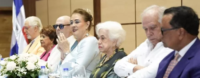 Rafael Peralta, Wilfredo Lozano, Milagros Ortiz Bosch, Ángela Caba, Hipólito Mejía, Marcia Jiminián y José del Castillo.