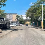 Asfalto recién aplicado comienza a deteriorarse en avenidas Ecológica y Jacobo Majluta