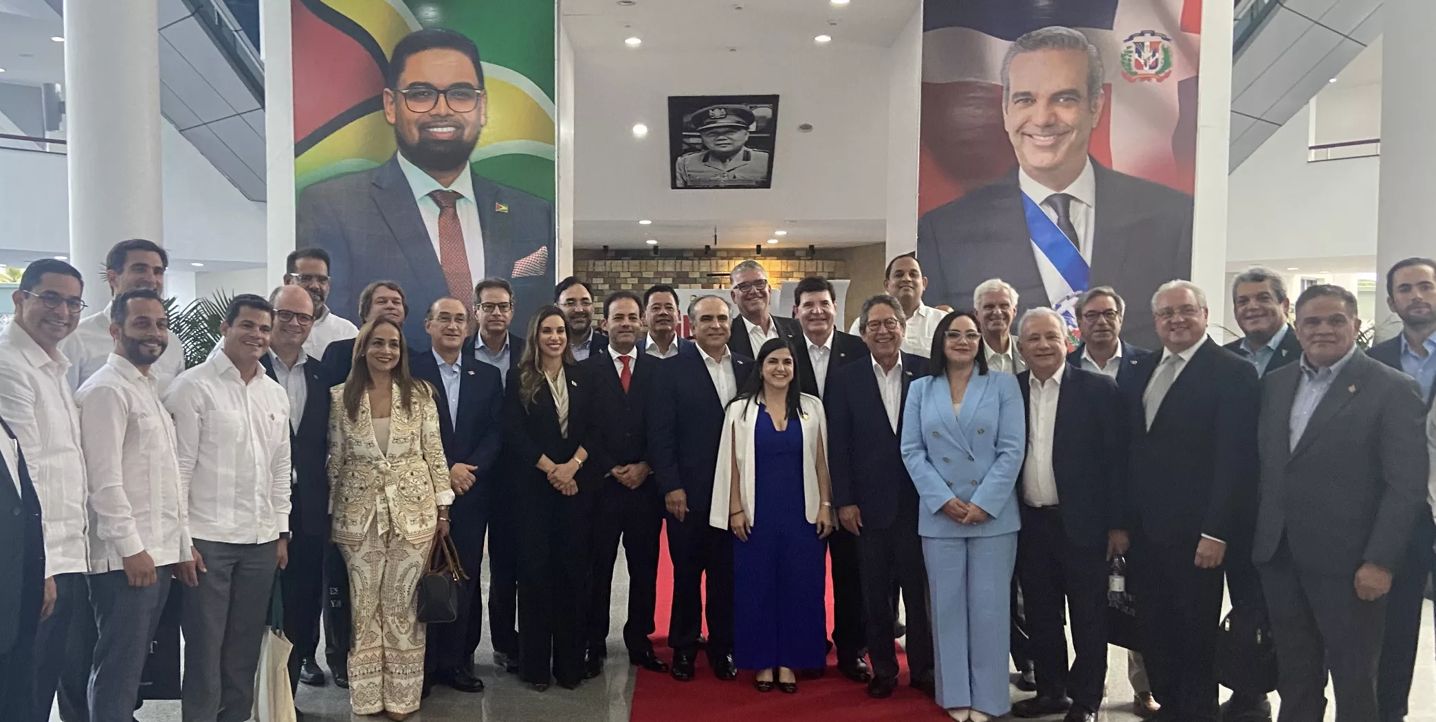 Parte de los empresarios que acompañaron al presidente Luis Abinader en la misión comercial a Guyana, país que se proyecta como el “Qatar del Caribe”.