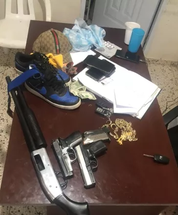 Armas requisadas  a Hinojosa Nerydo en Villa Riva.