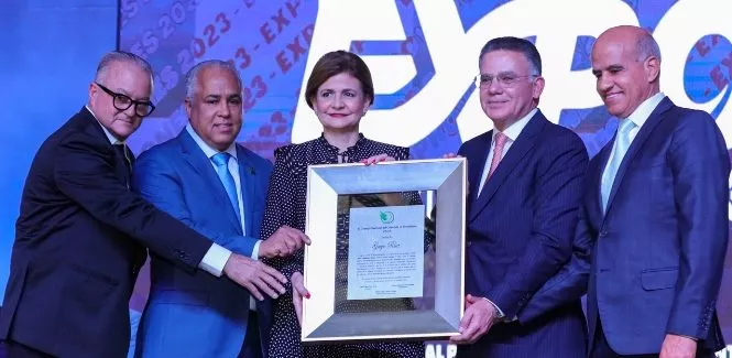 Alberto Leroux, Julio César Pérez, Raquel Peña, Pedro Brache y Jorge Jerez