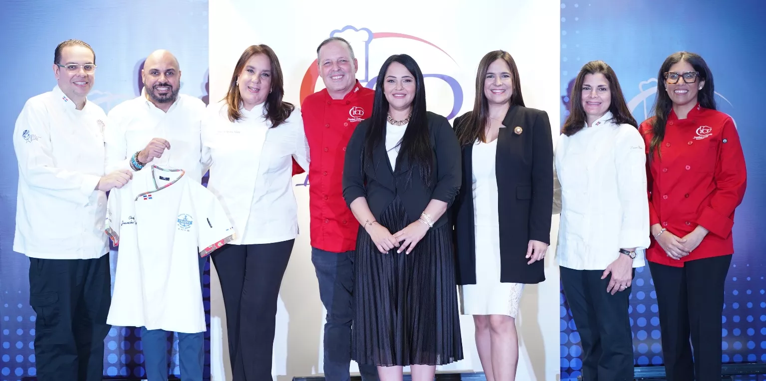 Alejandro Abreu, Luis Ortiz, Patricia De Marchena, Luigi Puello, Lewanda Bello, Tamara Vasquez, Laura Rizek y Nicole Baba.
