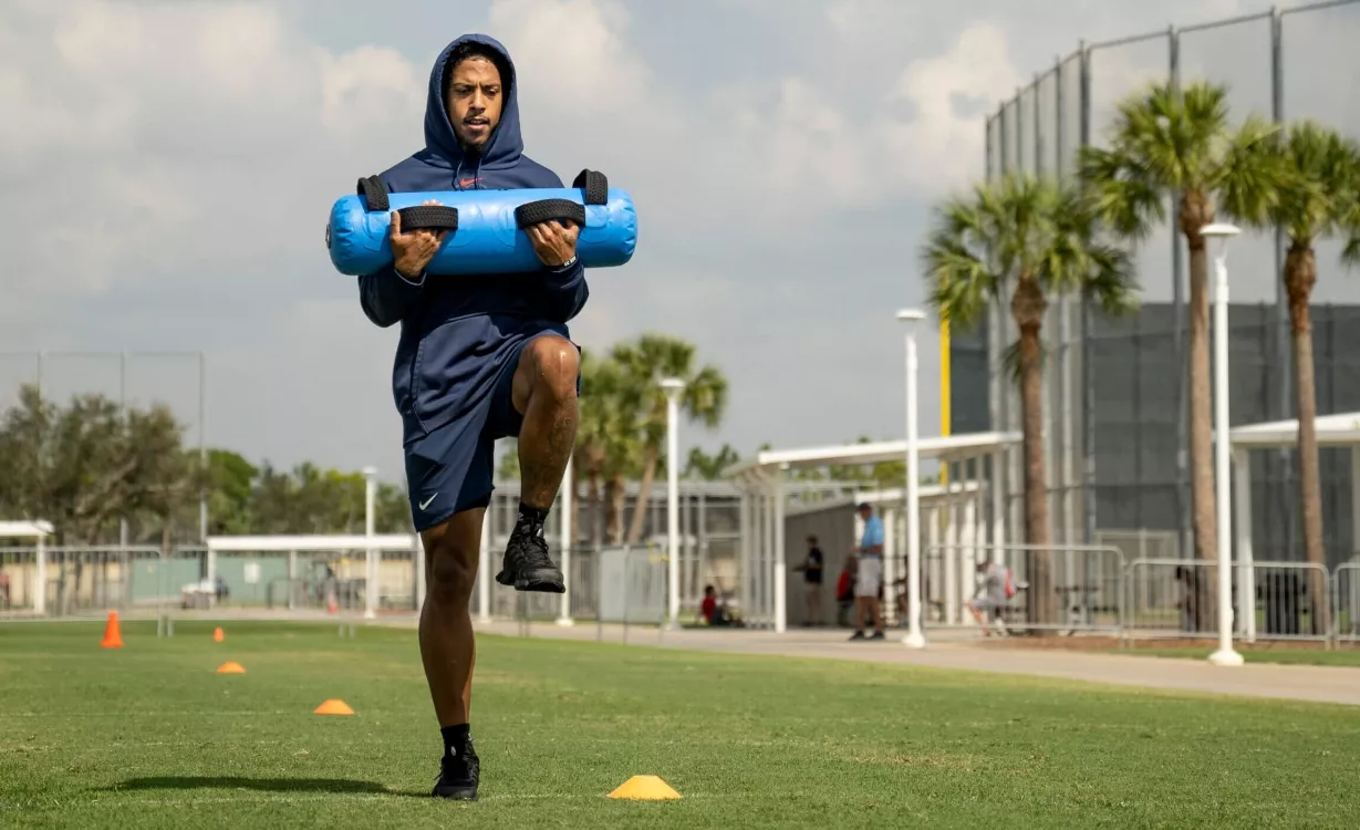 El dominicano Adalberto Mondesí no ha llenado las expectativas, debido a las lesiones.  Ap
