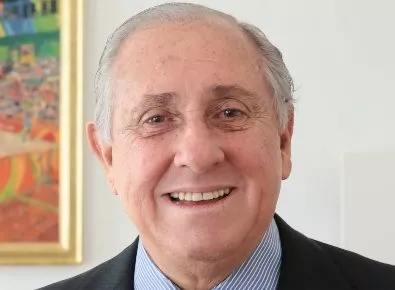 Ari Graça, presidente  Federación Internacional  Voleibol.