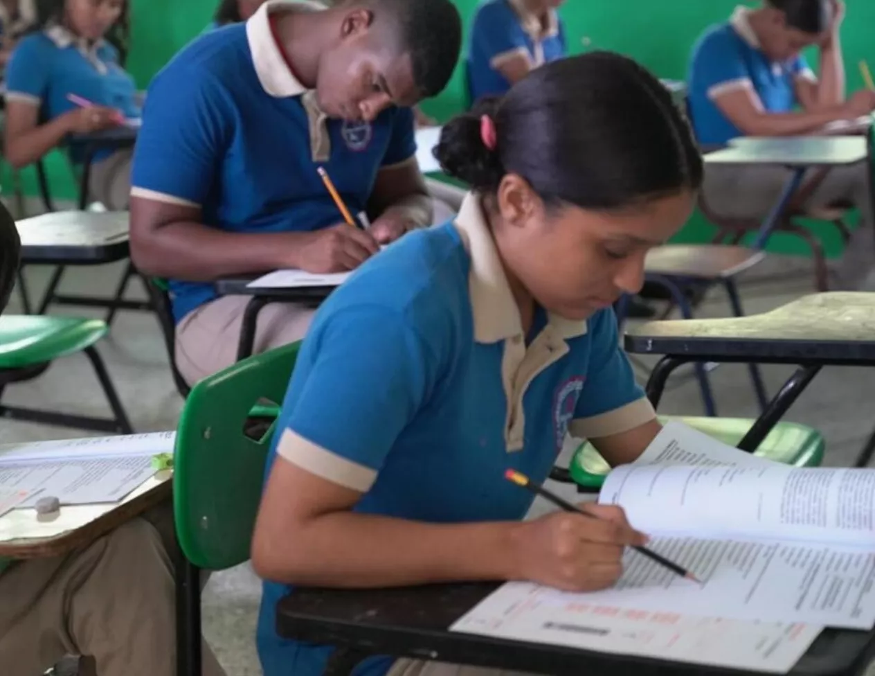 Estudiantes  del nivel secundario inician hoy las Pruebas Nacionaoles.  Fuente externa