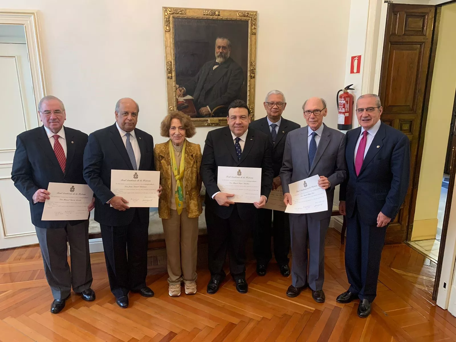 Academicos ingresan a la Academia de Histiria de Espana