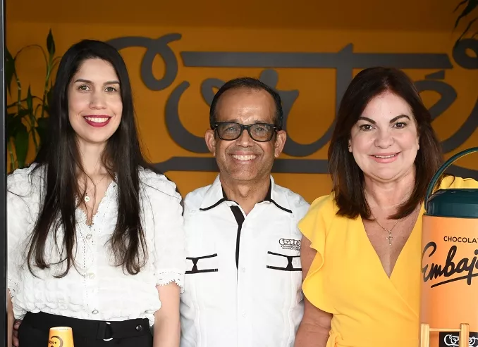 Marcelle García, Pedro Pablo Pérez e Isabel Guerra