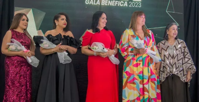 Handry Santana, Juliana Oneal, Idelsa Núñez, Mayeling Fernández y Nerys Díaz.