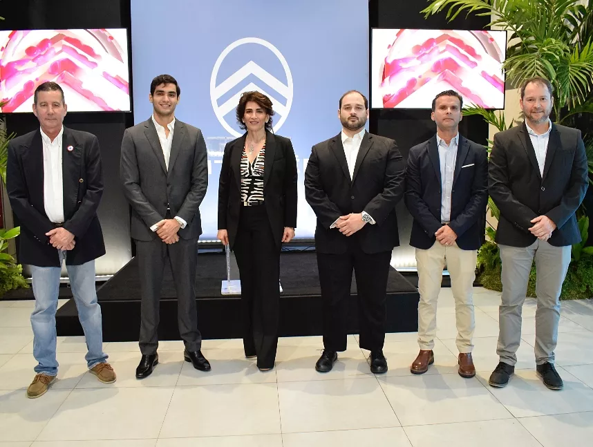 Samuel Marra, Gianfranco Cavagliano, Karla Lama, José Eduardo Lama, Christian Tactuck y José Augusto Muñoz.