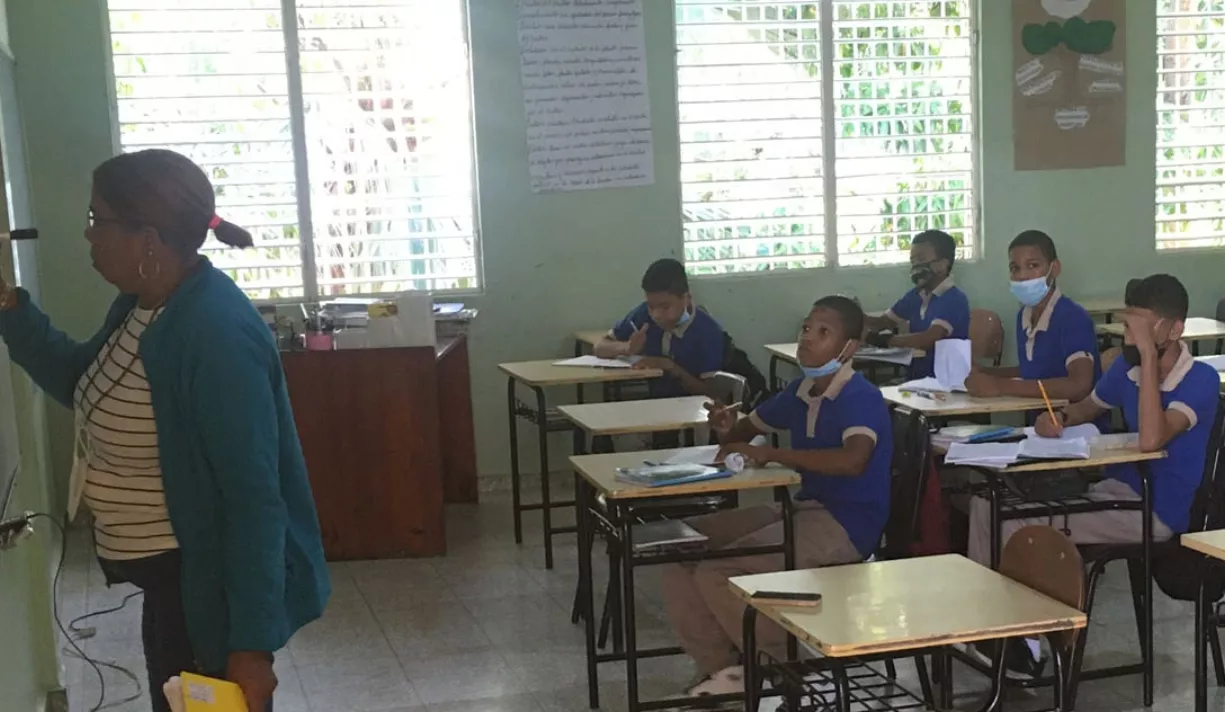 Salón de clases en República Dominicana