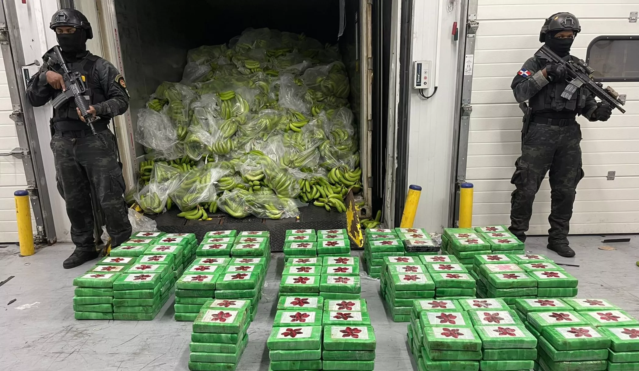 Redes de narcotráfico han utilizado empresas de exportación de productos agrícolas para transportar alijos de cocaína a Europa.