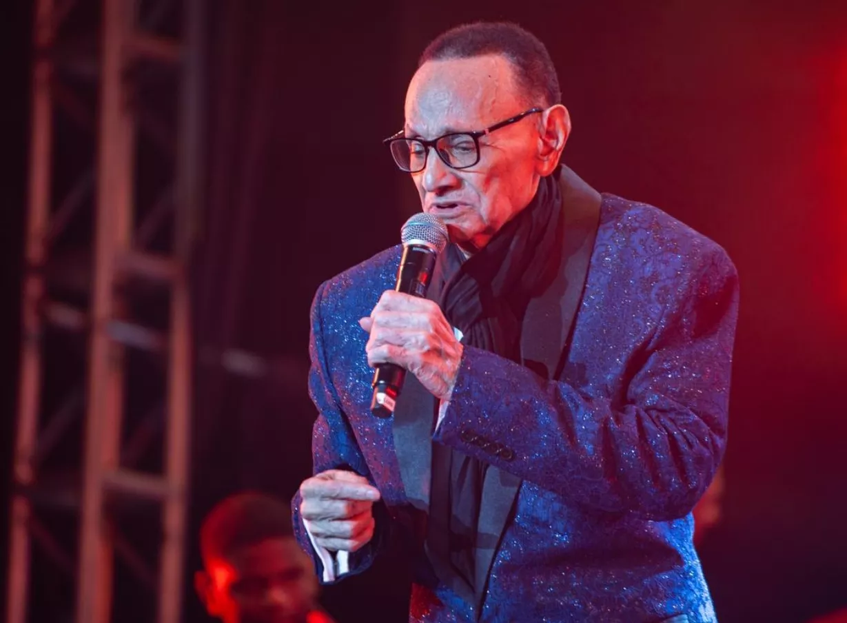 Emocionado. Luis Segura agradeció al público y a los artistas por despedirlo.