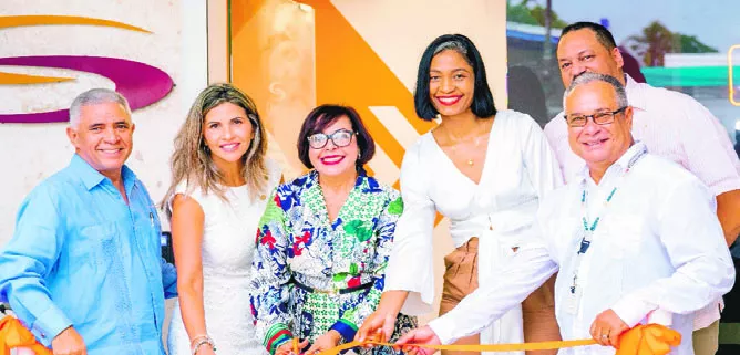 Ludy González, Linda Zavarce, Milagros de los Santos, Luz Mateo, Carlos Sánchez y Domingo Mogollón.