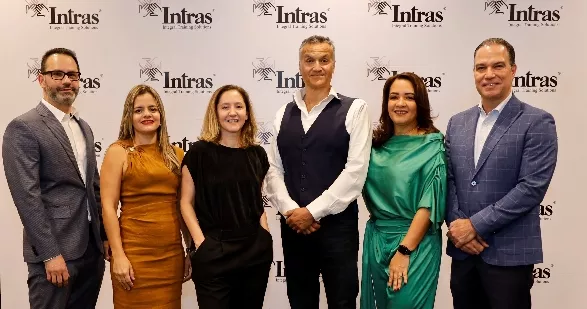 Jason Pichardo, Natacha Quiterio, María Roca, Carl Honoré, Mónica Rojas y Ney Díaz
