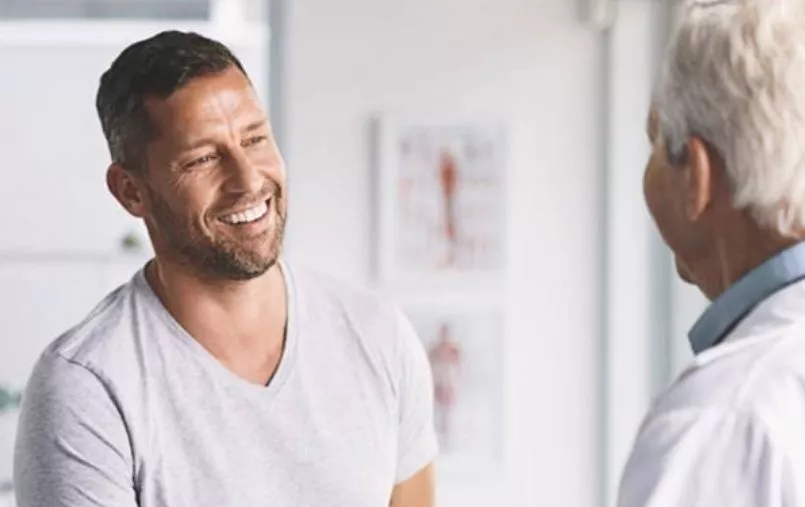 Los   chequeos preventivos son esenciales para los hombres.