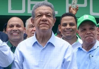 Leonel dejó inaugurado el local de la FP en Boca Chica.