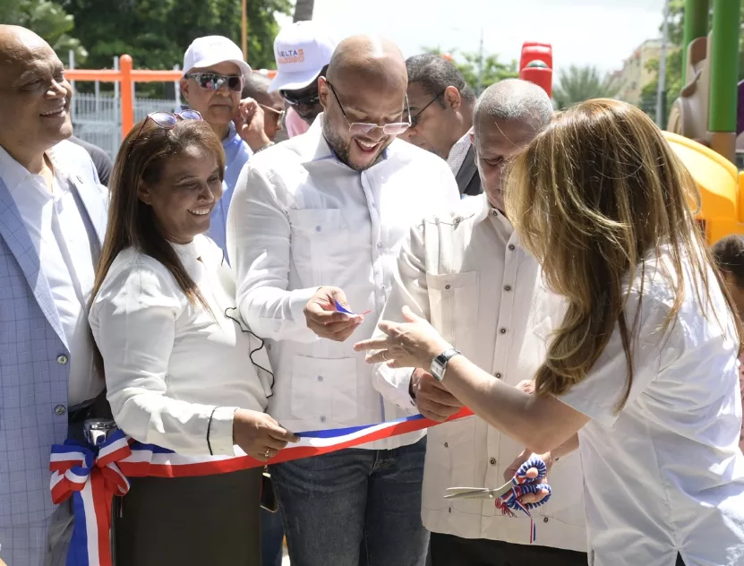 La alcaldesa Carolina Mejía   hizo entrega del parque.