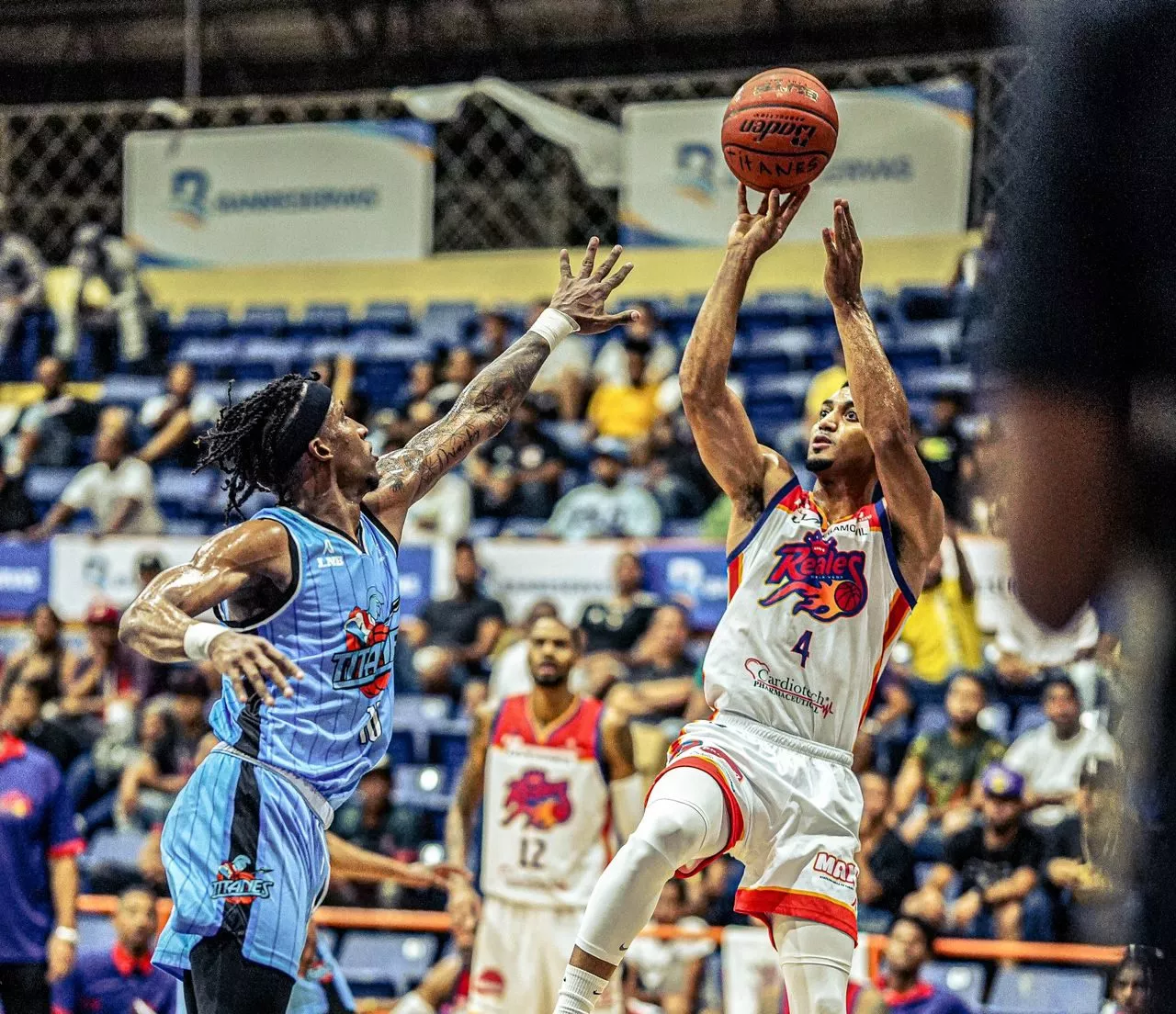 Gelvis Solano vs Titanes