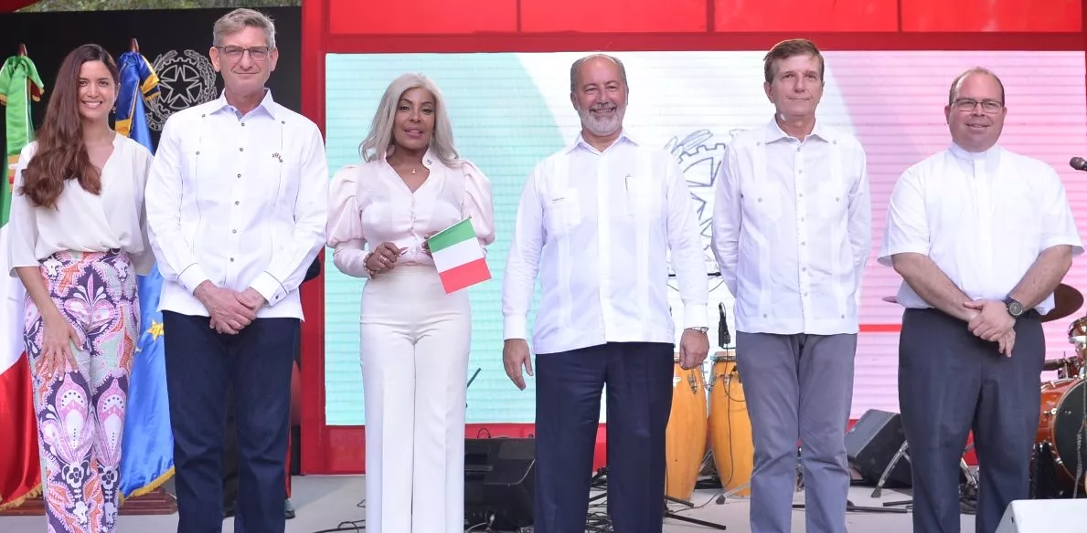Carmen Muñoz, Maximiliano Wats, Lily Florentino, Stefano Queirolo Palmas y Mauro Sgarzini.