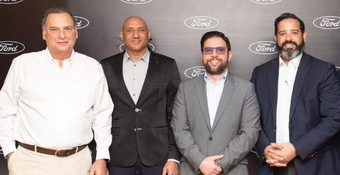 Fernando Villanueva, Ricardo Silverio, Ignacio Saint-Hilaire y Joan Manuel Abreu.