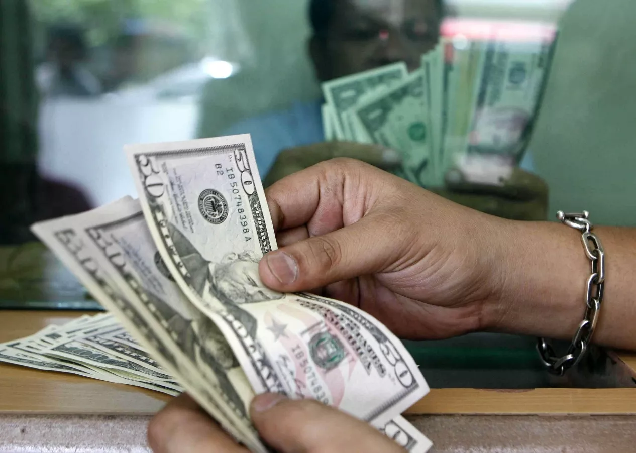 En  seis meses  la actividad económica ha moderado su ritmo de expansión al crecer 1.2 %.