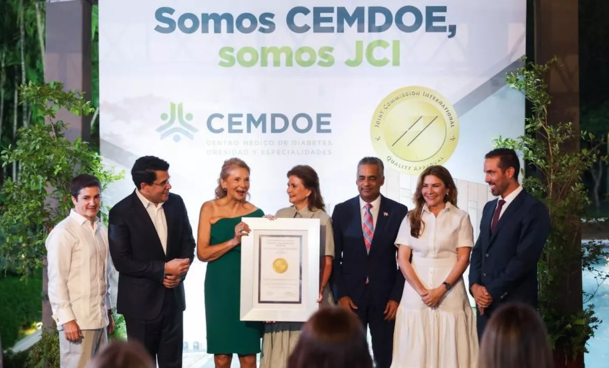 Raquel Peña  y los ministros  David Collado y Joel Santos participaron en   el recibimiento.