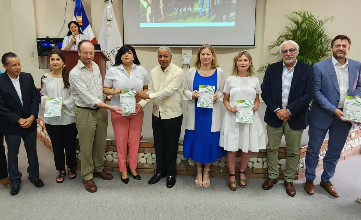 Los reconocimientos estuvieron acompañados de placas y pergaminos. Fuente externa