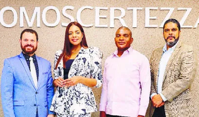 Pelagio Alcántara Sánchez, Paola Romero, Emerson Díaz y  Roberto Mella.