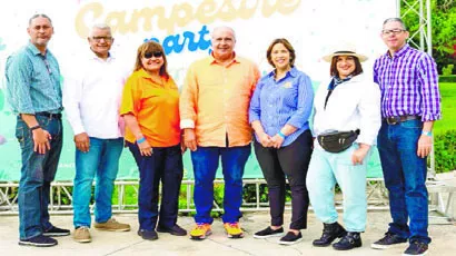 Héctor Almánzar, Fernando Pérez, Eva Carvajal, Ricardo Canalda, Mercedes Canalda, Sonia Reyes y Juan Francisco.